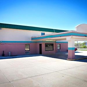 Days Inn By Wyndham Park City Kansas